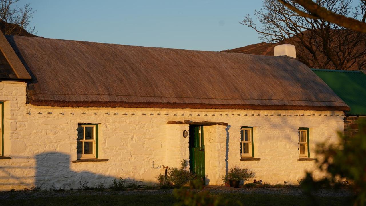 Secluded Thatched Cottage, Near Beaches & Hill Walking Rashenny Luaran gambar